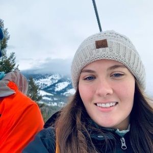 Meet your Posher, Mauriella